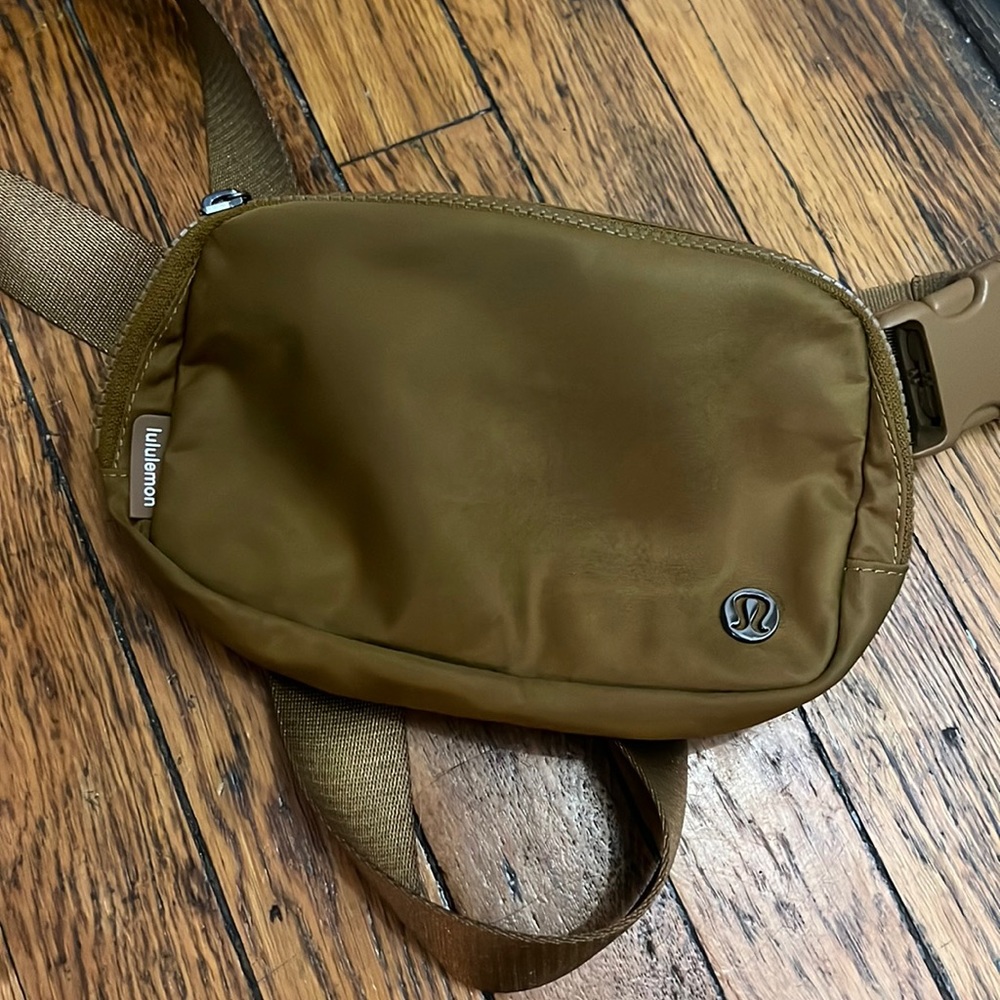 lululemon athletica Olive Green Crossbody Travel Bag